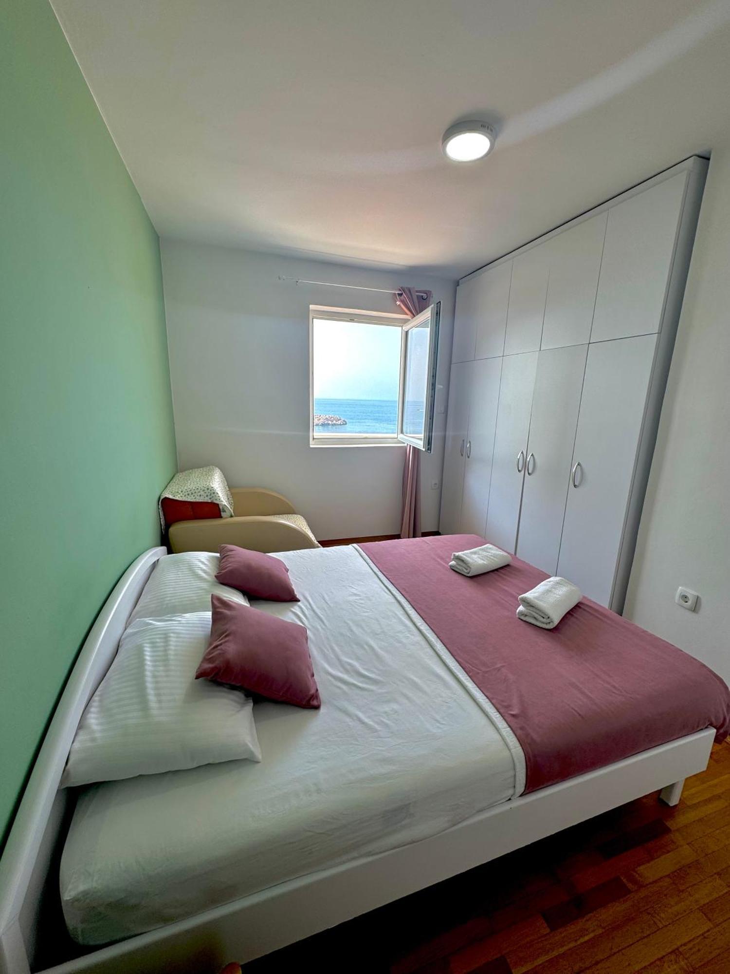 Pine&Sea Beach Retreat Sveti Stefan Exterior photo