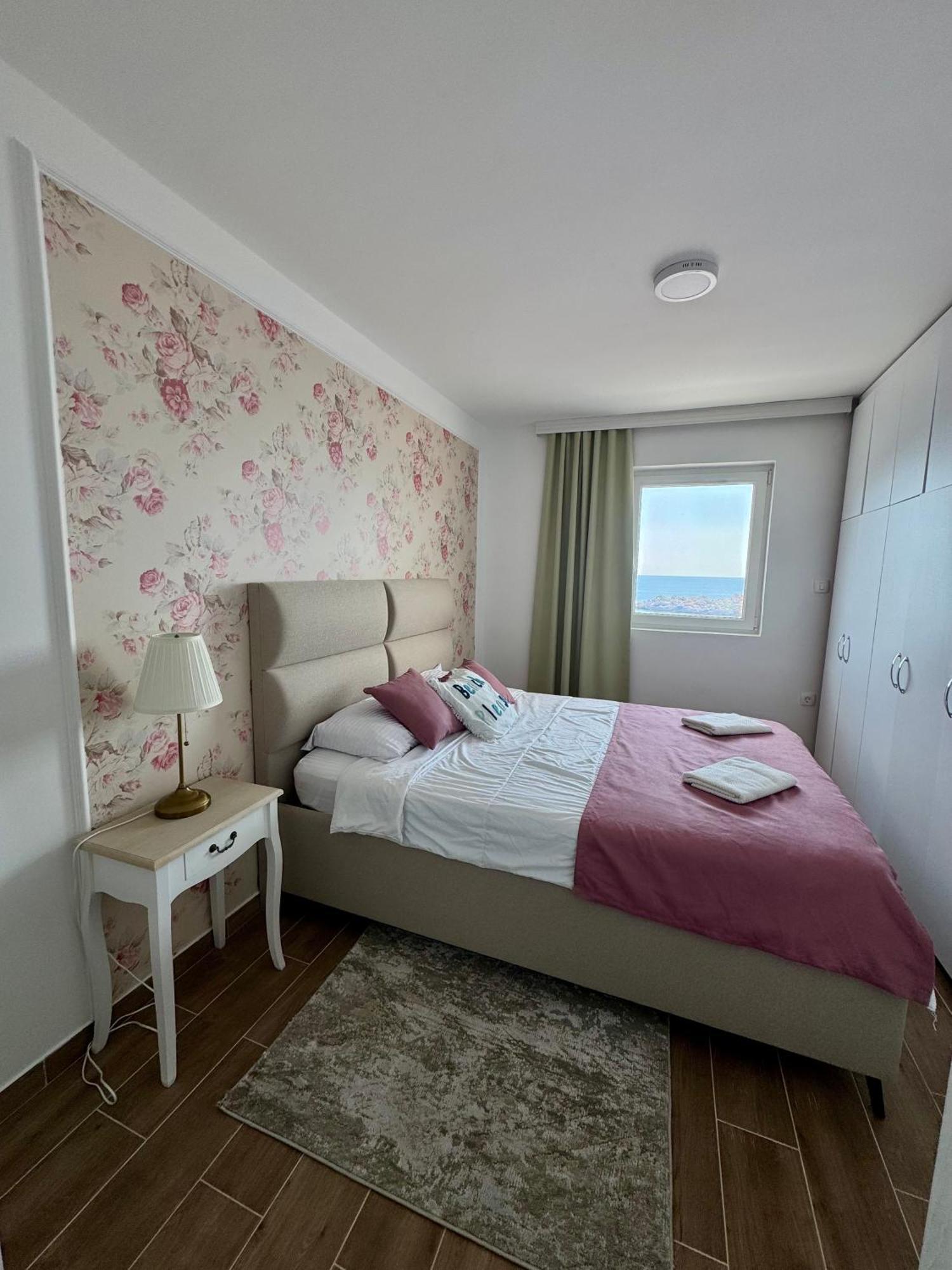 Pine&Sea Beach Retreat Sveti Stefan Exterior photo